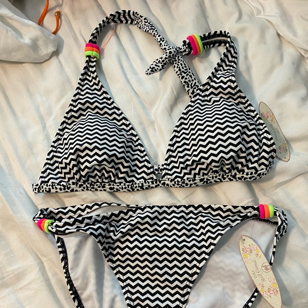 Black and white chevron